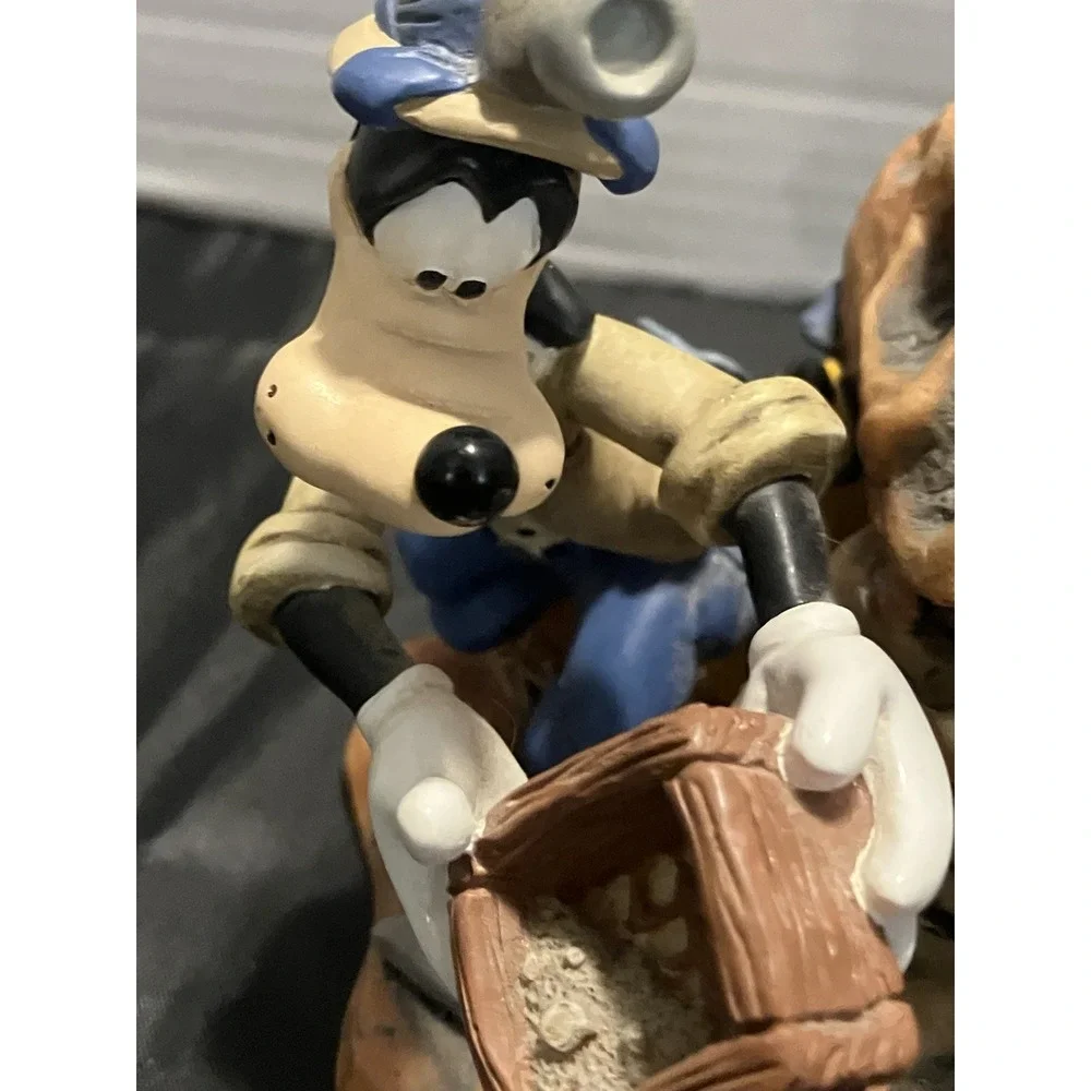 Disney Animal Kingdom Big Dig In The Boneyard Dinosaur Mickey Mouse Goofy Clock